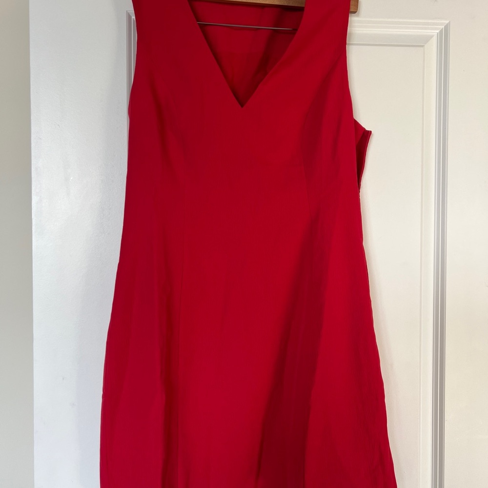 Snug V-Neck Sleeveless Short Dress
